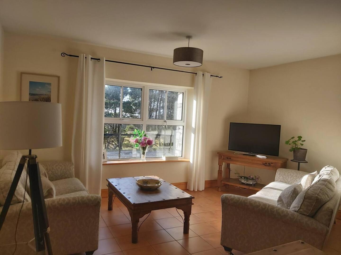 Shanakeever Farm - 2 Bedroom Apartment Clifden Luaran gambar